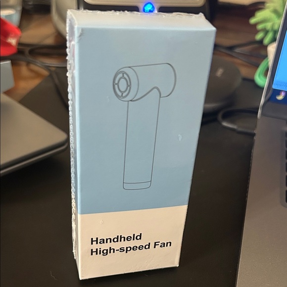 Handheld High-Speed Fan - Picture 5 of 7